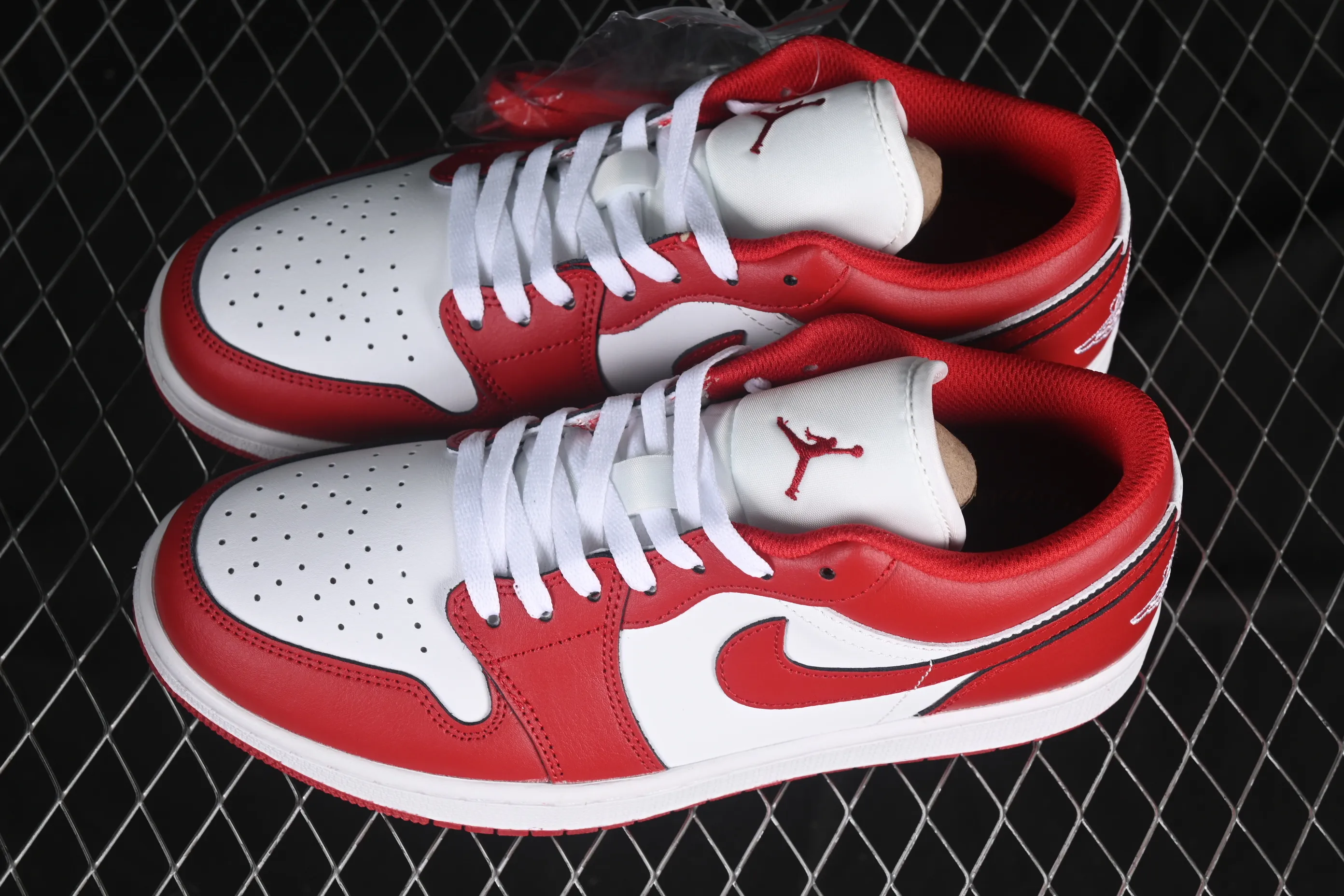 All categories Air Jordan Jordan series basketball shoes Air Jordan 1 Low Air Jordan 1 Low AJ1 Joe 1 white and red color low-top cultural and casual sneakers 553558-166